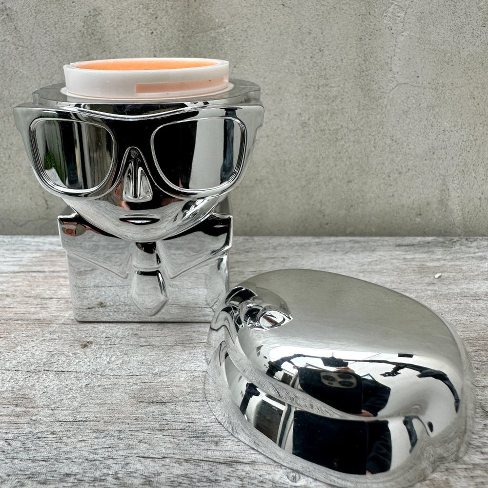 NEW KARL LAGERFELD MODELCO LIP BALM - KISS ME KARL! - LIMITED EDITION - SILVER !